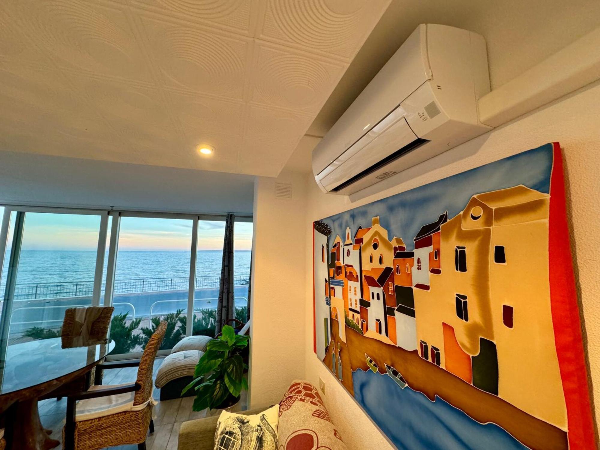 Magnifique Appartement En Front De Mer, Caneylles Roses Exterior photo