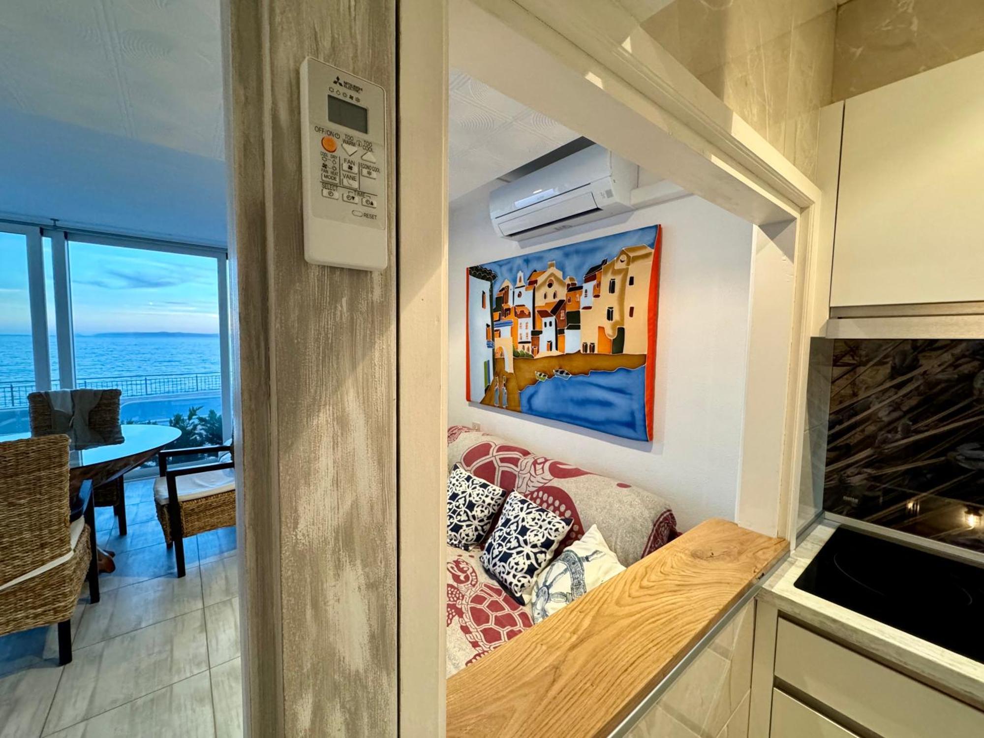 Magnifique Appartement En Front De Mer, Caneylles Roses Exterior photo