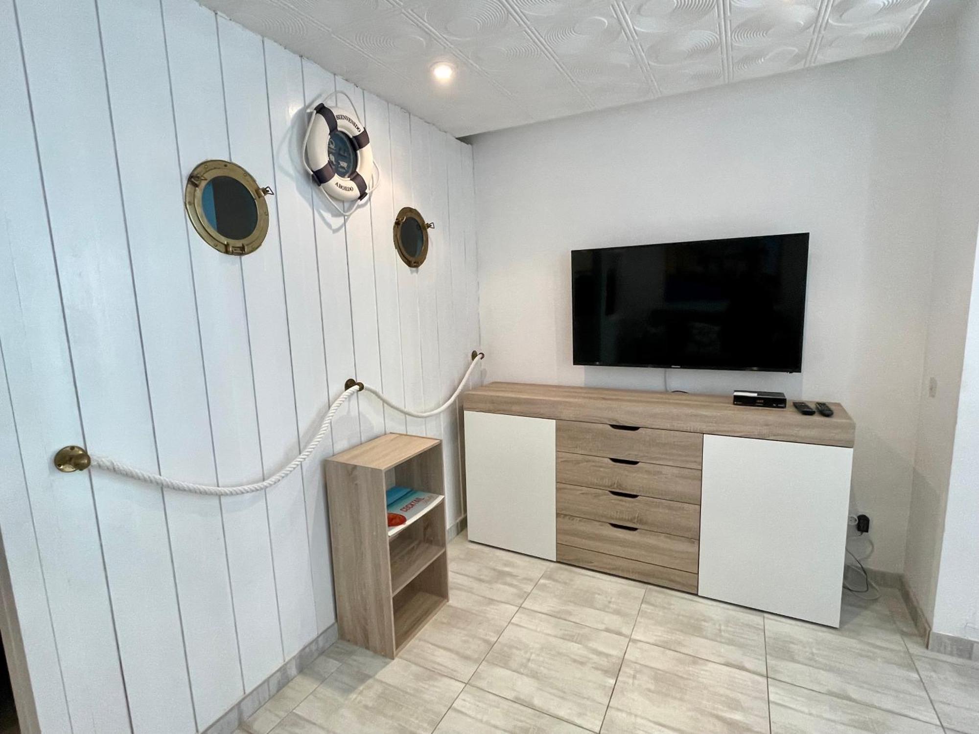 Magnifique Appartement En Front De Mer, Caneylles Roses Exterior photo