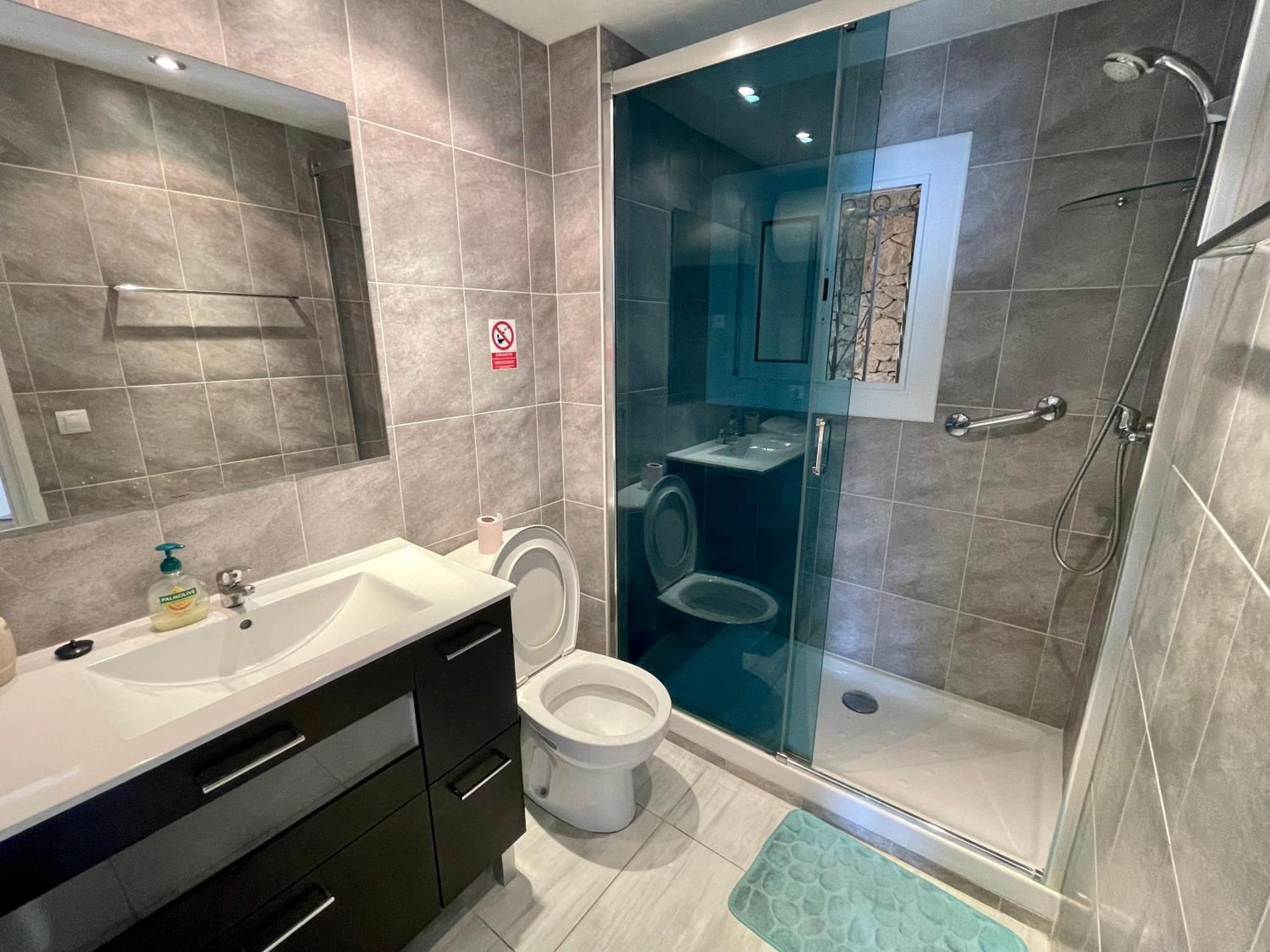 Magnifique Appartement En Front De Mer, Caneylles Roses Exterior photo