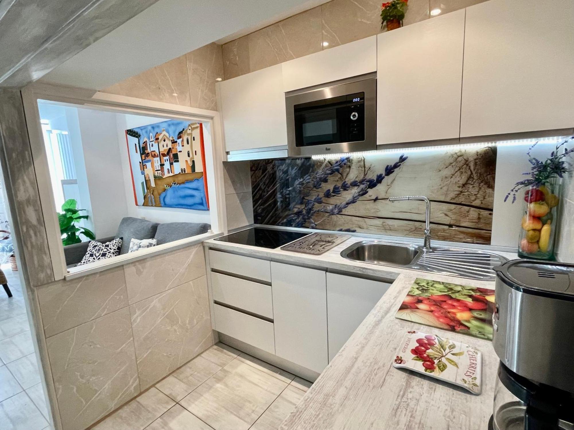 Magnifique Appartement En Front De Mer, Caneylles Roses Exterior photo
